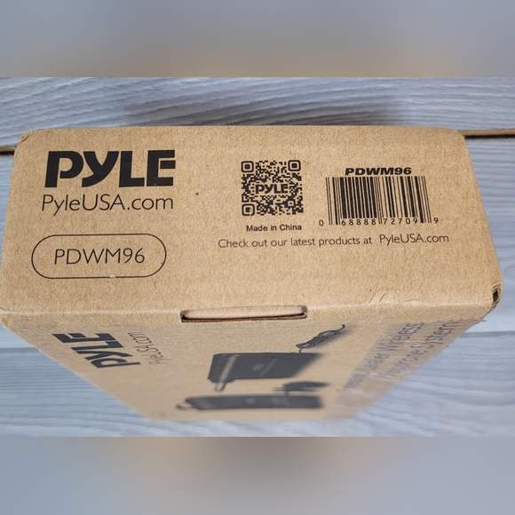 Pyle Lavalier Wireless Microphone System Model: PDWM96 - Picture 14 of 16